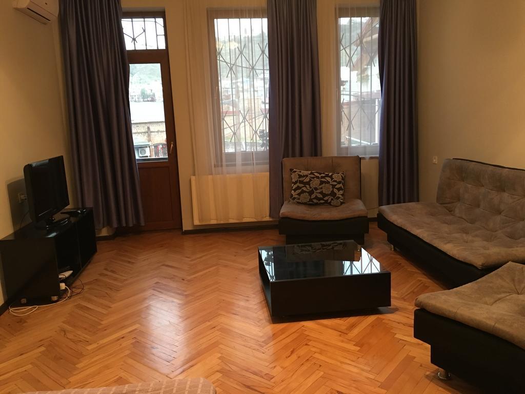 Nana Apartment Тбилиси Екстериор снимка
