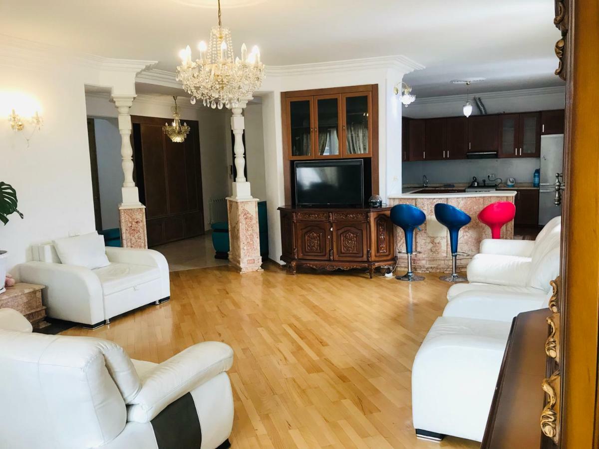 Nana Apartment Тбилиси Екстериор снимка